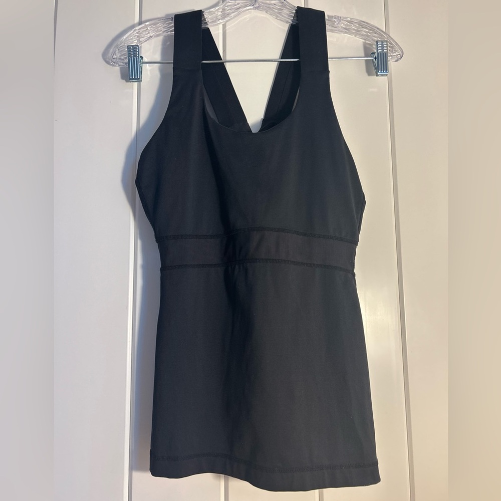 Lululemon black Top S fits 4 to 6 shelf bra mesh trim pocket cross back tank